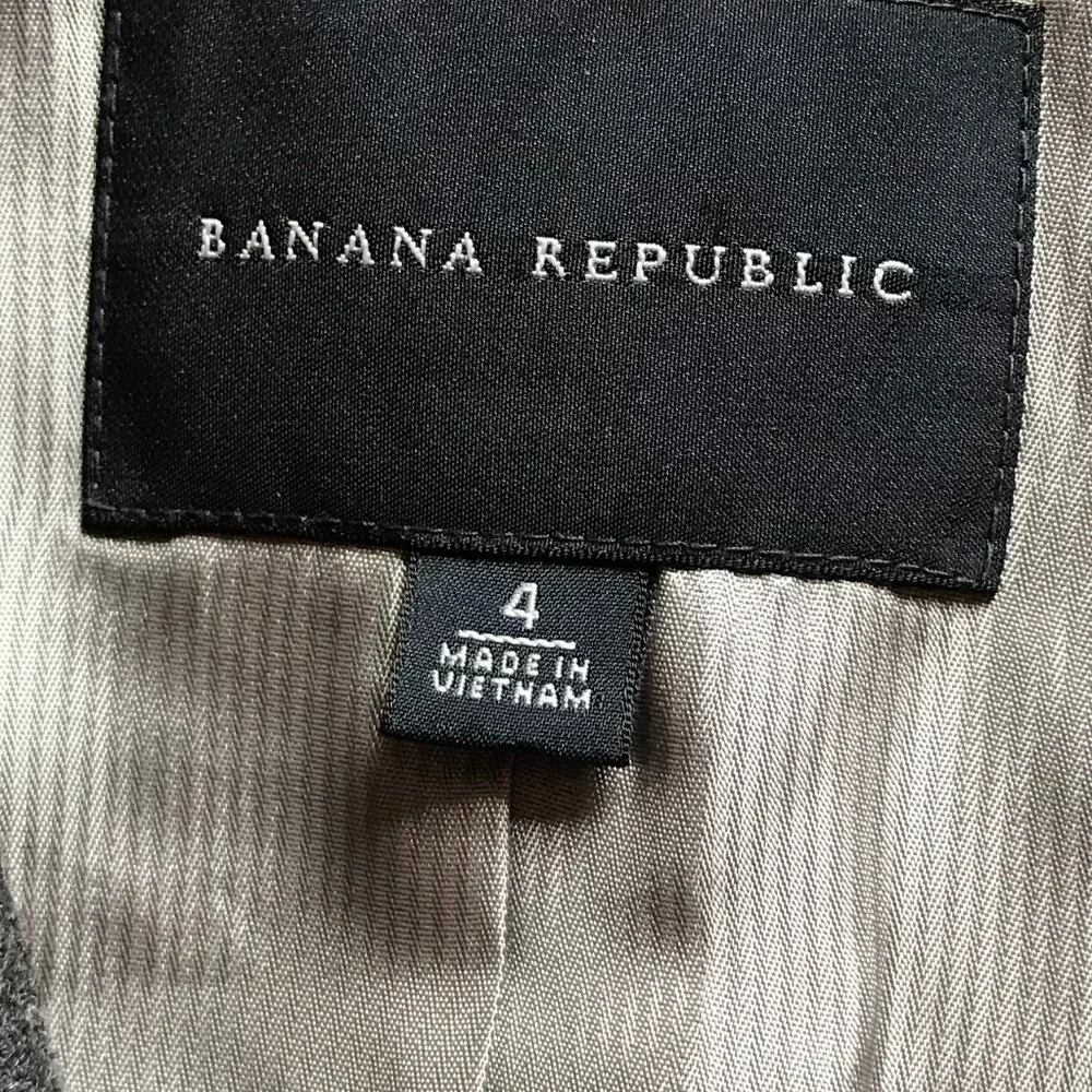 Grey Blazer from Banana Republic size Small  /  Size 4 - Picture 2 of 3